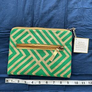 NWT Zipper Pouch